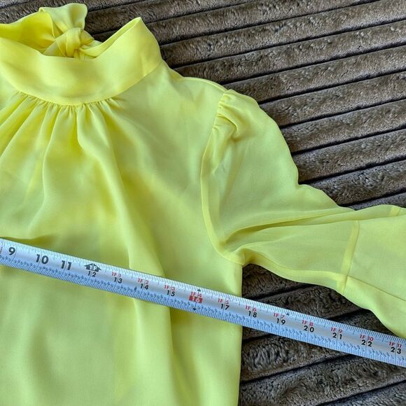 🎉5 for $45🎉 BCBGMAXAZRIA dress size XXS yellow - Picture 6 of 8